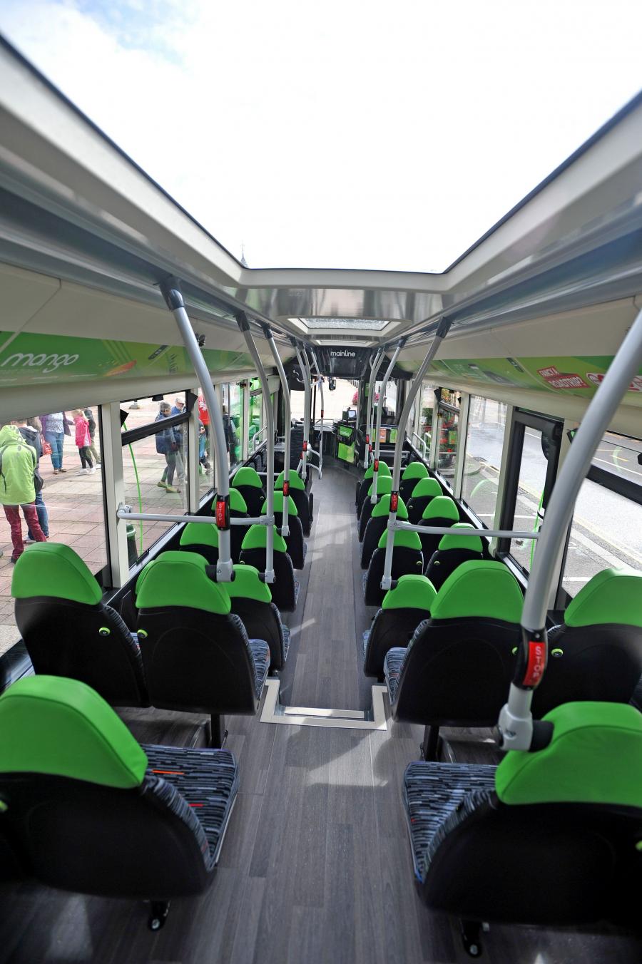 Интерьер Alexander Dennis Enviro200 2015 года  (фото 8 из 39)
